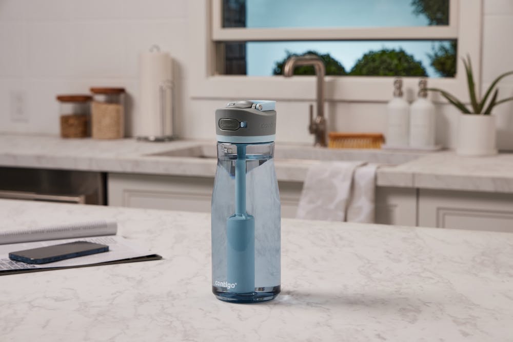 Contigo® Wells Plastic Filter Water Bottle with AUTOSPOUT® Straw Lid, 32 Oz (6OMF)